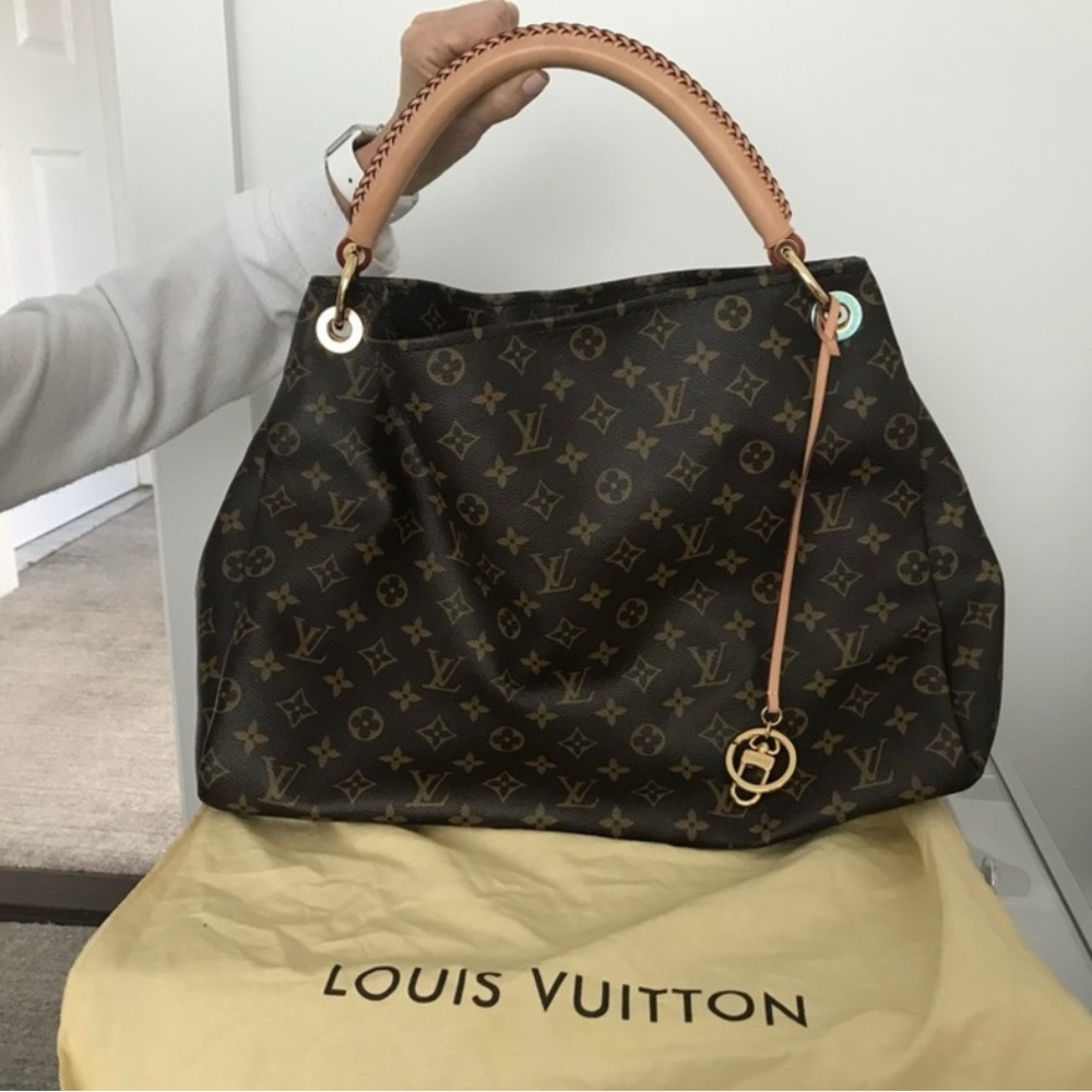 Louis Vuitton Artsy MM